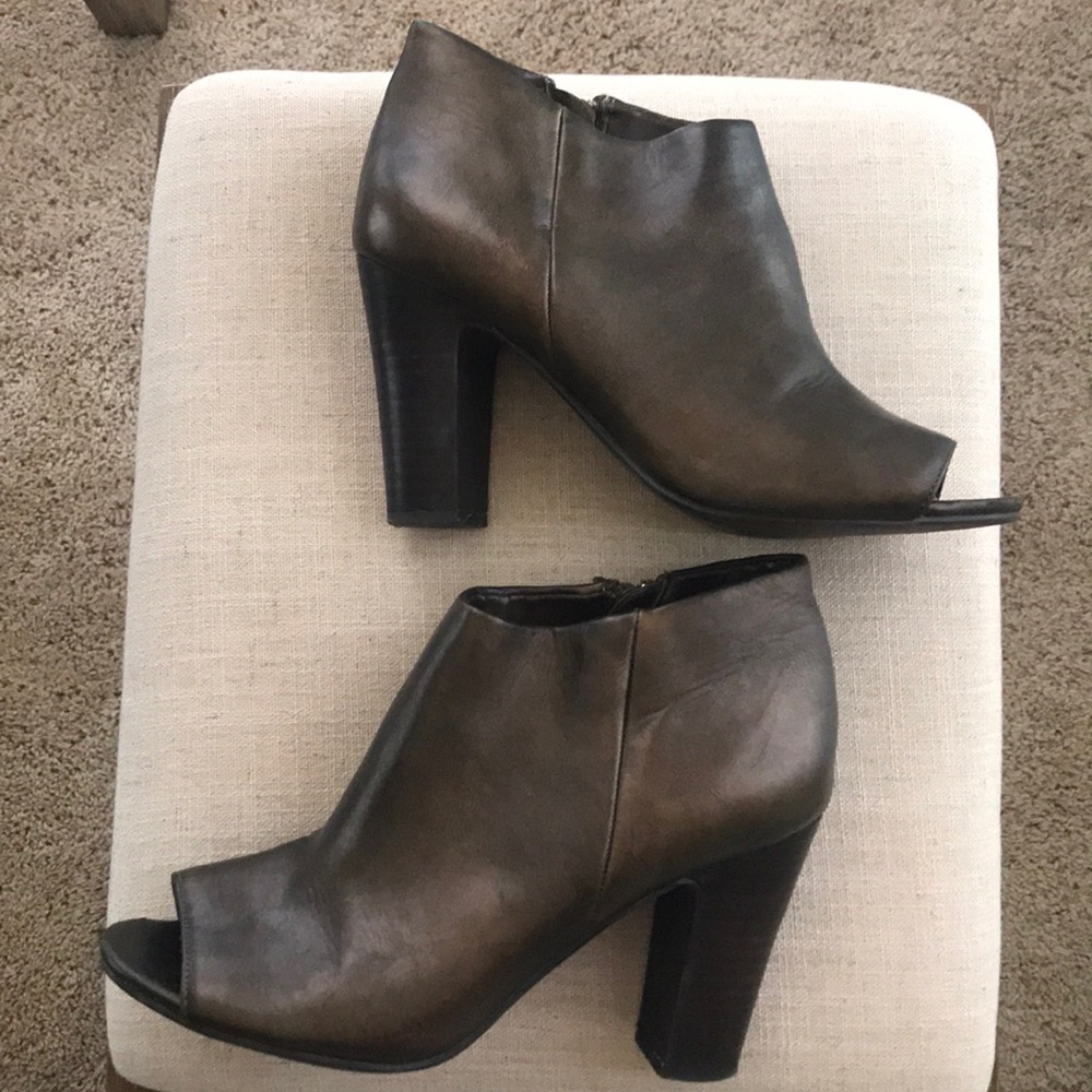 Nine West peep toe booties - Picture 1 of 3